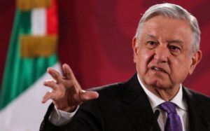 Decreto por Andres Manuel Lopez Obrador sobre sueldo de funcionarios publicos